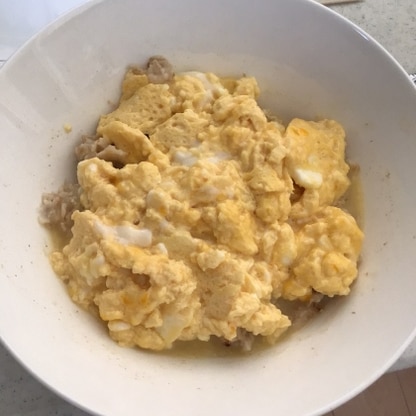 お米の代わりにオートミールで食べました‼︎冷蔵庫に何もなかったので、卵だけで地味ですが味はとっても美味しく満足でした！